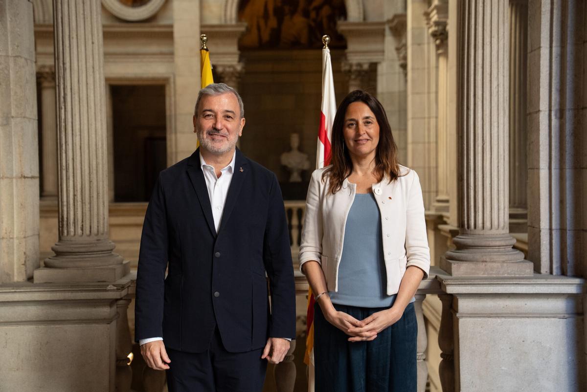 El alcalde de Barcelona, Jaume Collboni, y la consellera de Educació, Esther Niubó.