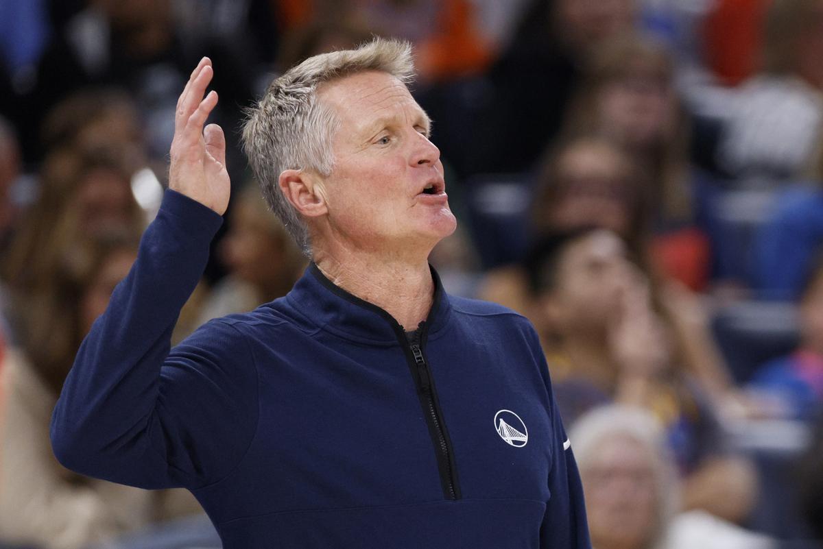 Golden State Warriors coach Steve Kerr gives instructions to players during the first half of an NBA basketball game against the Oklahoma City Thunder, Sunday, Nov. 10, 2024, in Oklahoma City. (AP Photo/Nate Billings)