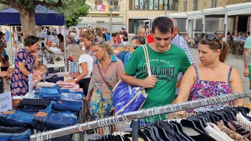 Edició de l’any passat de la botiga al carrer. | BASILI GIRONÈS