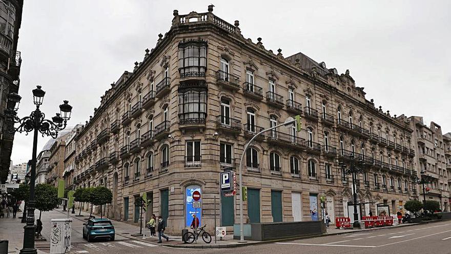 Casa Bárcena (1879). Legado de Domíguez, en Policarpo Sanz.  // 