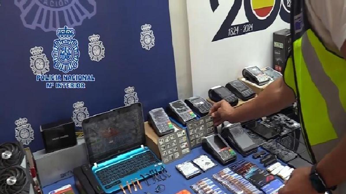 Material informático utilizado por los ciberdelincuentes, en una imagen de archivo.