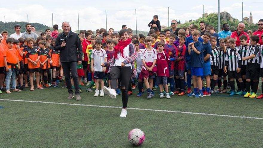 Marta Corredera va fer la sacada d&#039;honor del Torneig Obradors 2017 al camp del Puig-reig