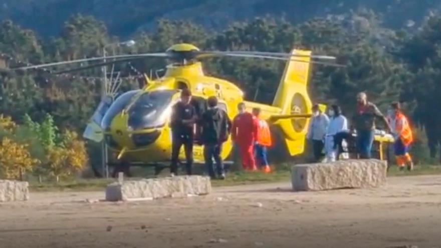 Evacuan a un hombre en helicóptero tras caer de su caballo en Gondomar