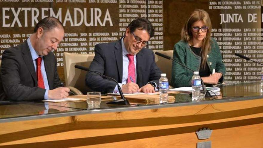 La Junta destina 2,5 millones a la compra de 51 viviendas para el parque público