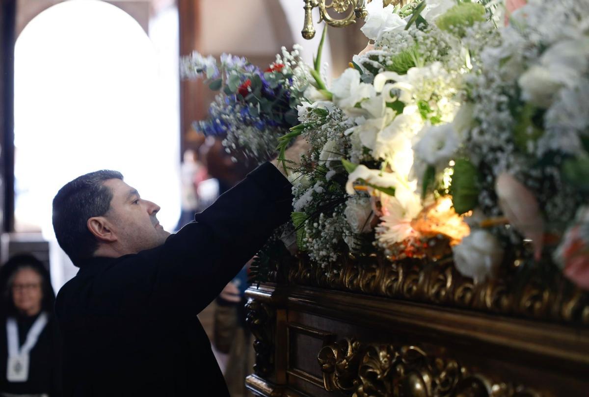 En imágenes | La procesión de 'Las Esclavas' sale a las calles de Zaragoza