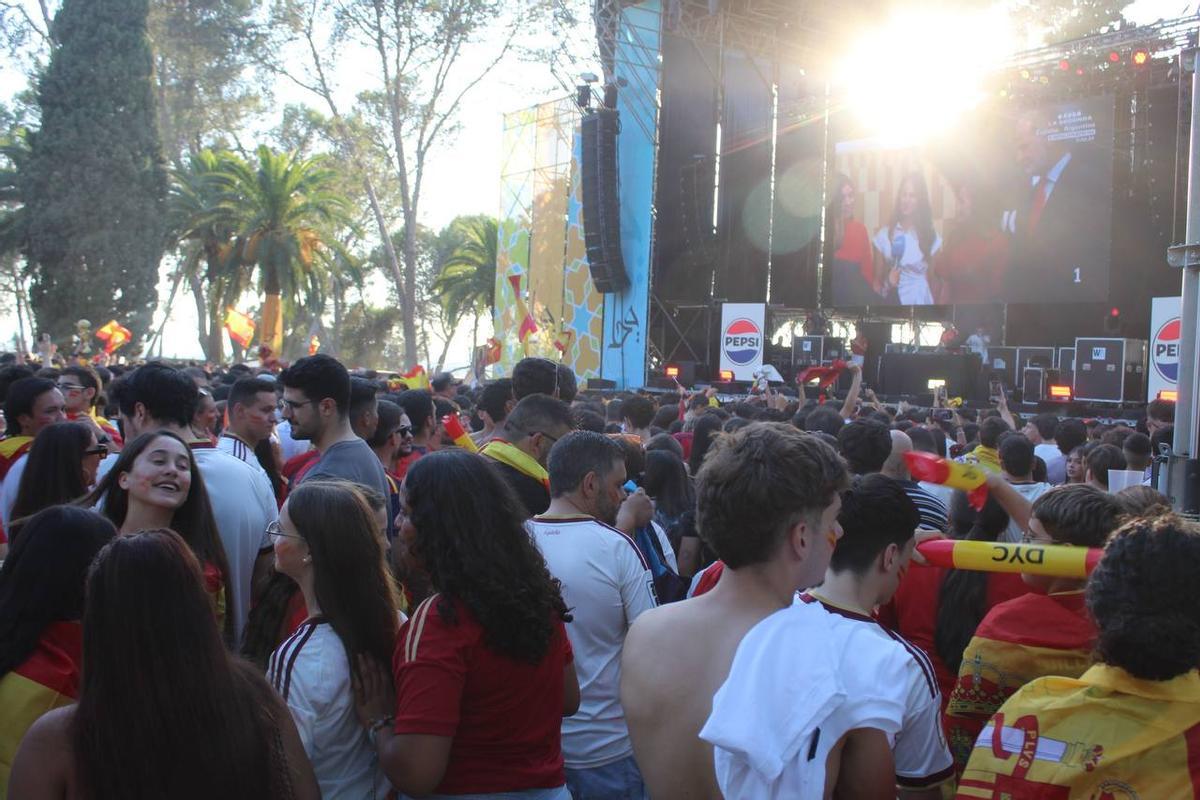 Fotogalería | Así se vive en la Alcazaba de Badajoz la final del Mundial 2026 Fotogalería | Así se vive en la Alcazaba de Badajoz la final del Mundial 2026