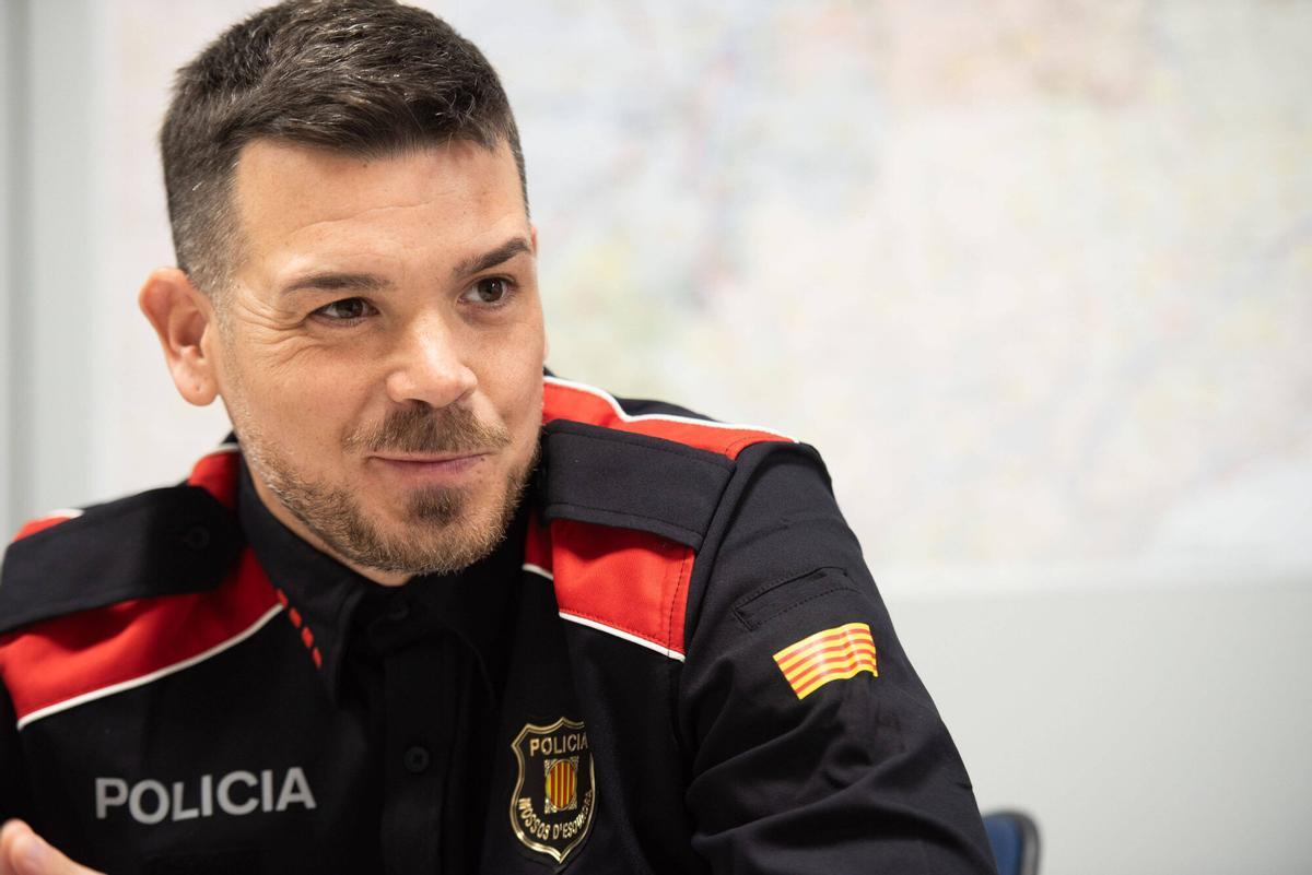 L'agent de Mossos d'Esquadra Daniel, que va actuar ràpidament per salvar el nen