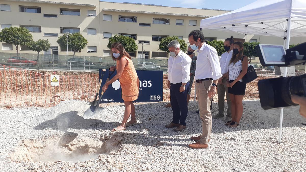 Armengol ha participado hoy en la colocación de la primera piedra de una nueva promoción de VPO en Inca.