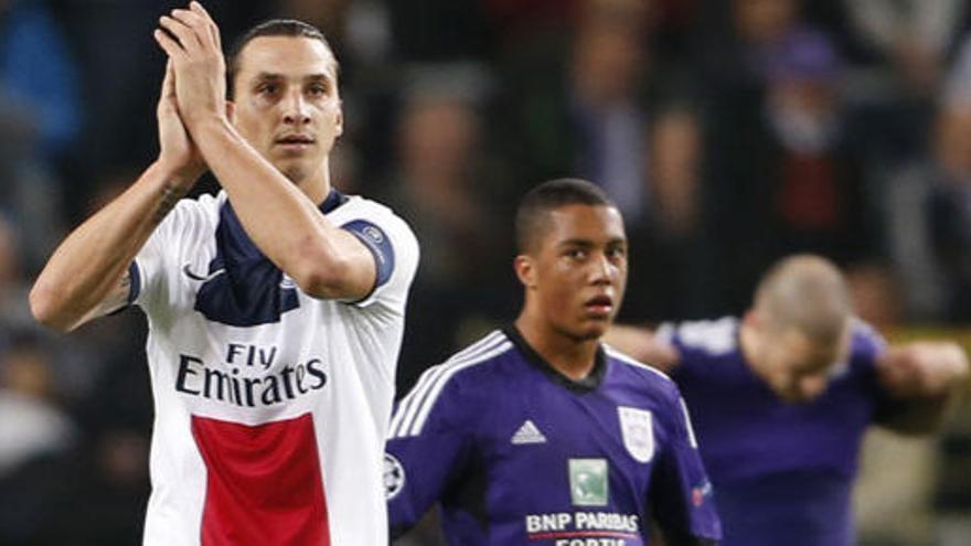 Ibrahimovic le marca cuatro goles al Anderlecht