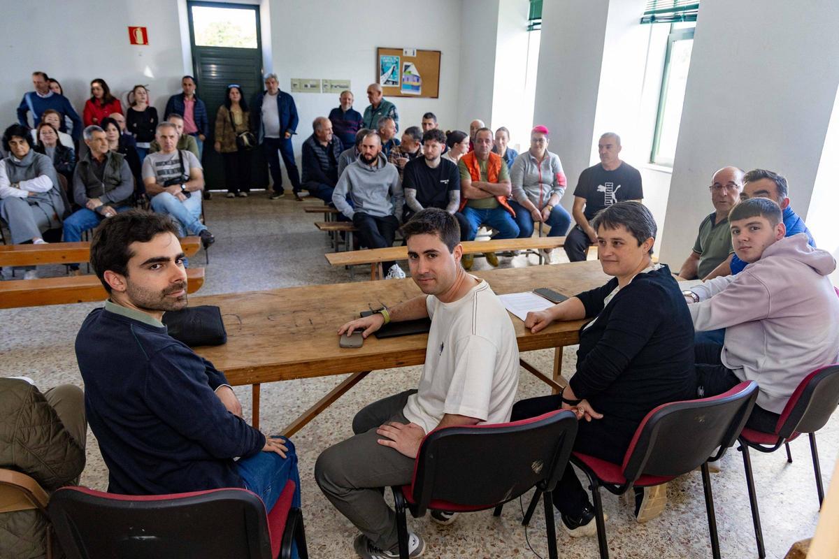 Asamblea extraordinaria de la Asociación de Veciños Campo das Escolas de la parroquia de Busto, este domingo en Santiago