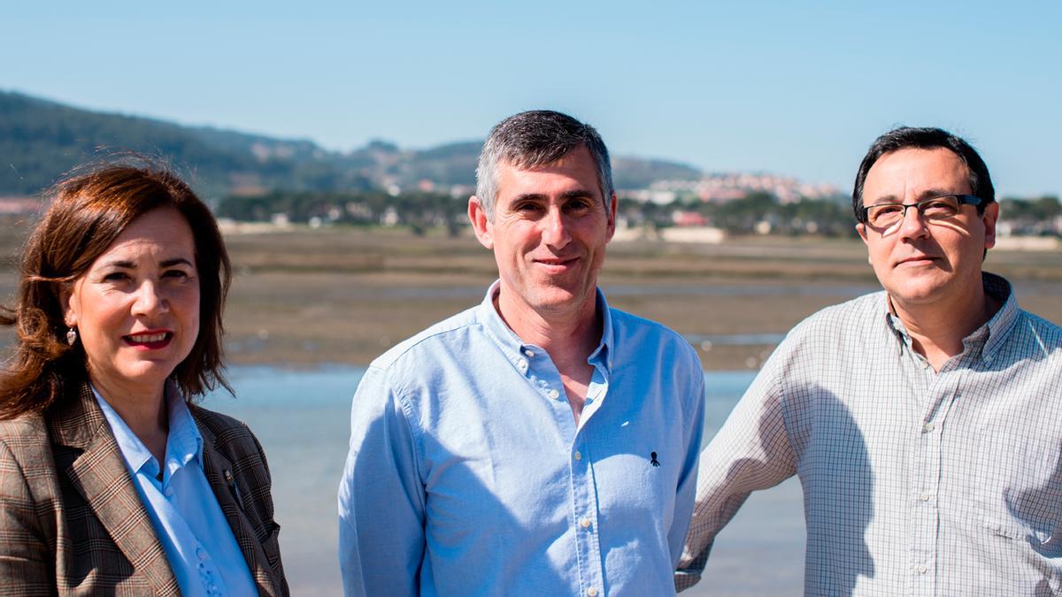 Xavier Rodríguez (centro) candidato a la alcaldía de Nigrán