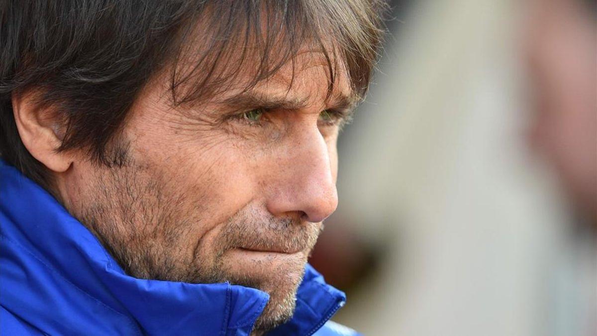 El ex-entrenador del Chelsea, Antonio Conte, pide un total de 9 millones al club inglés