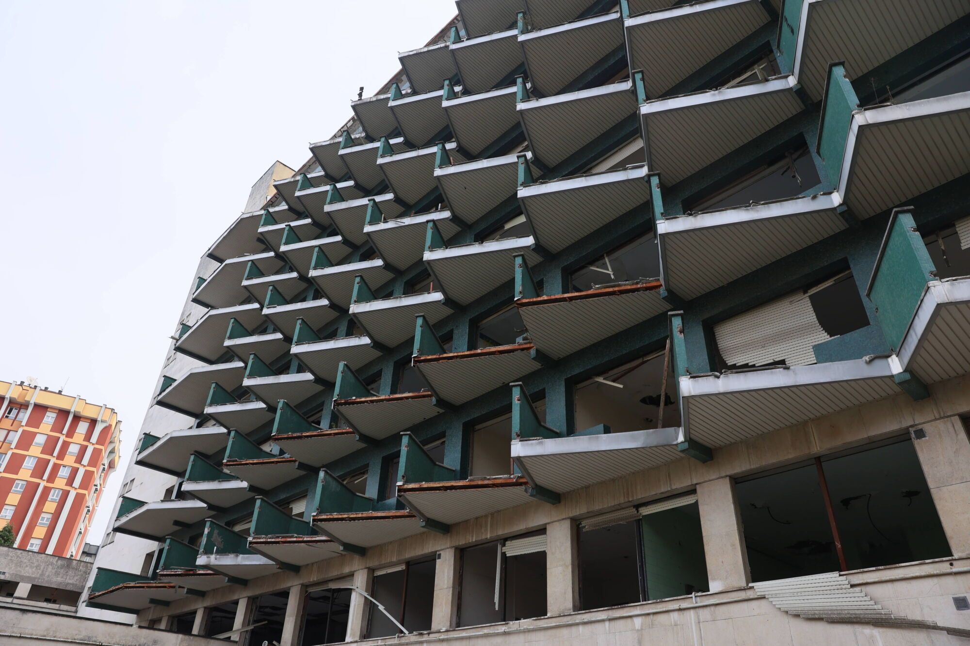 Viejo HUCA. Recorrido por cómo está el viejo hospital.