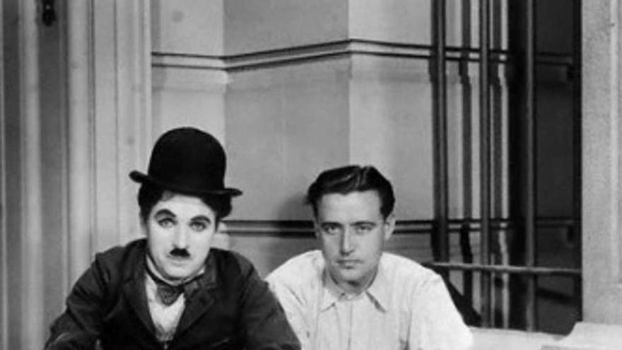 Chaplin y Neville, en el rodaje de &quot;Luces de la ciudad&quot;.