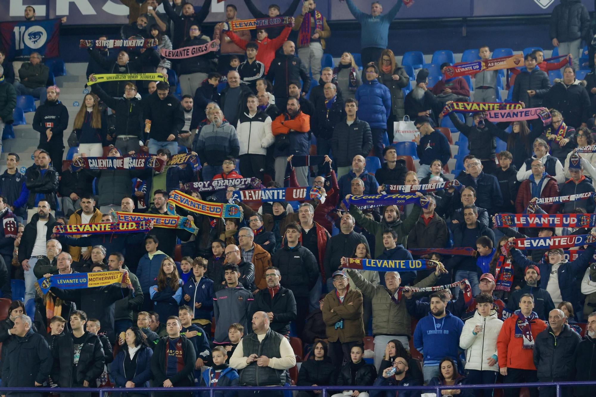 Partido de Copa del REy entre el Levante UD y el SD Amorebieta en imágenes