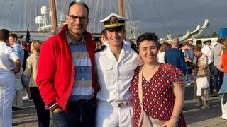 El gijonés Lucas Granda, compañero de Leonor en la Armada, se reencuentra con sus padres: "Lo vimos cinco minutos; lo suficiente para ver que está contento"
