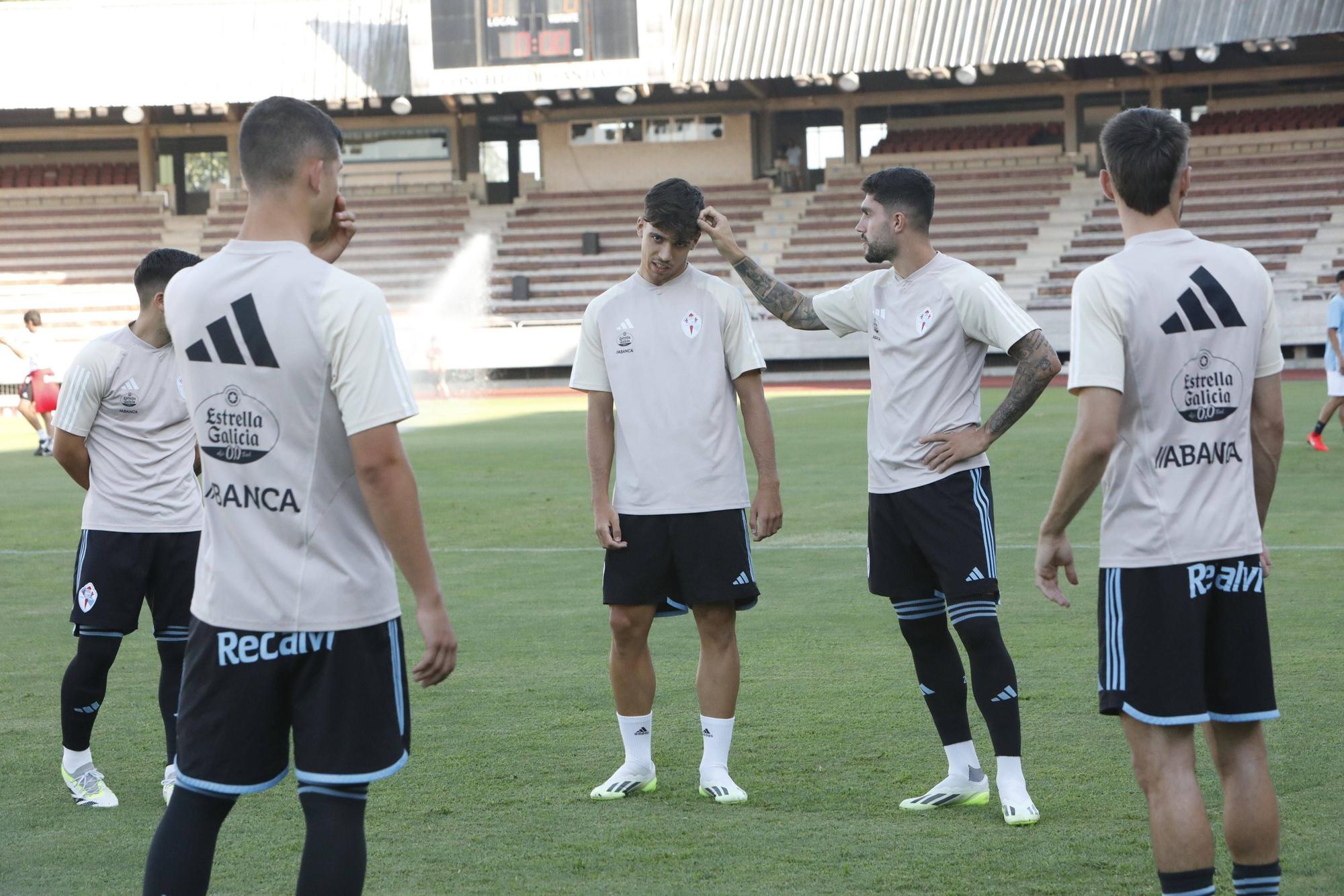 El Celta Golea al Compos en el ansiado choque amistoso