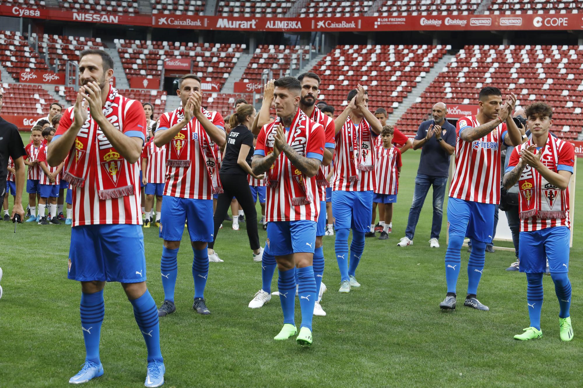 Masiva bienvenida al Grupo Orlegui en El Molinón