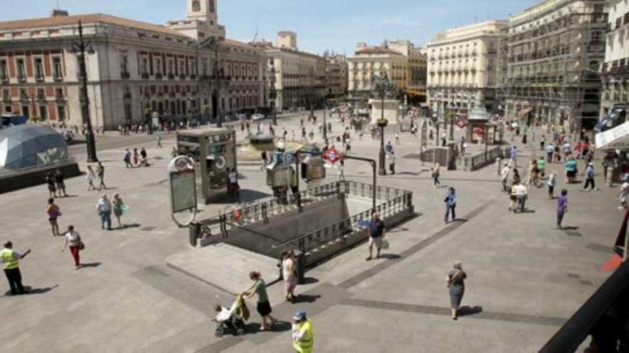 La policía relaja el blindaje de la Puerta del Sol