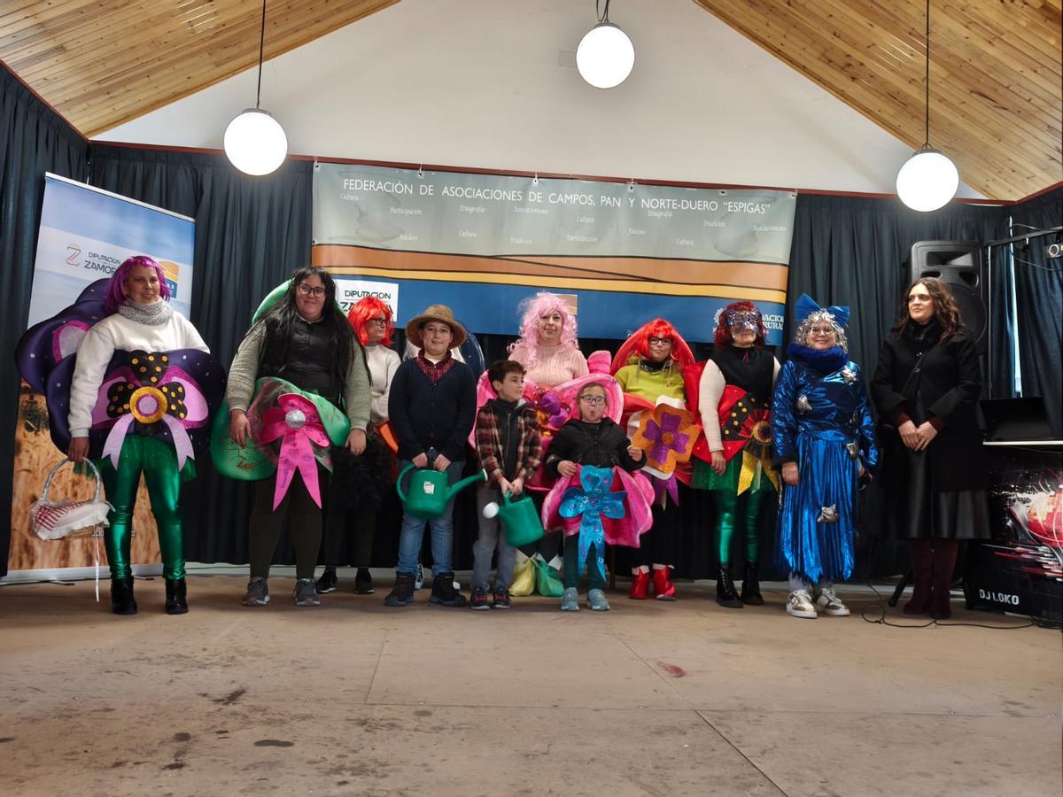 El Antruejo de Espigas recorre las calles de Villalube