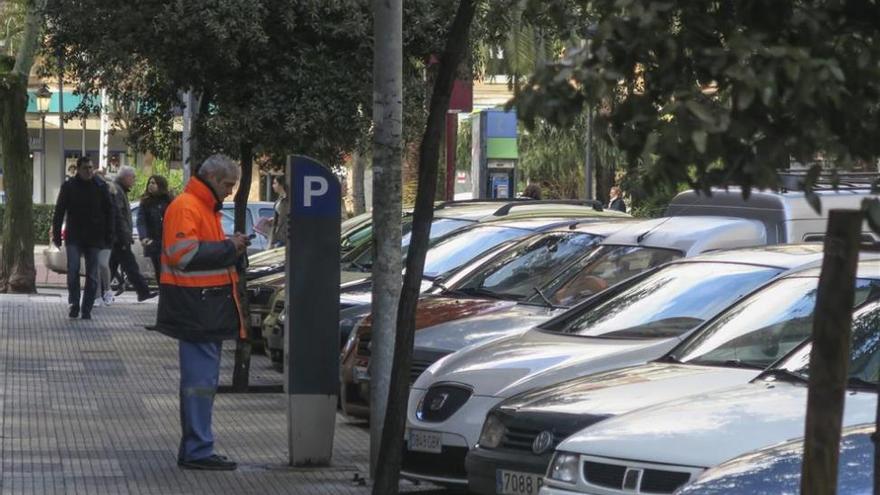 La zona azul de Cáceres bajará al rebajar los empresarios que optan a su gestión los precios actuales