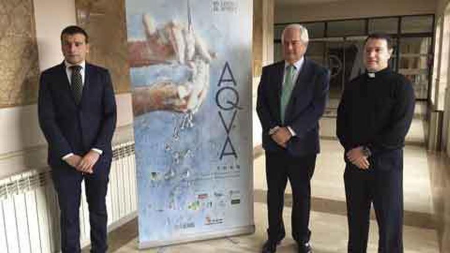 De izquierda a derecha, José María Vicente, Guillermo García y Víctor Manuel Murias en la presentación.