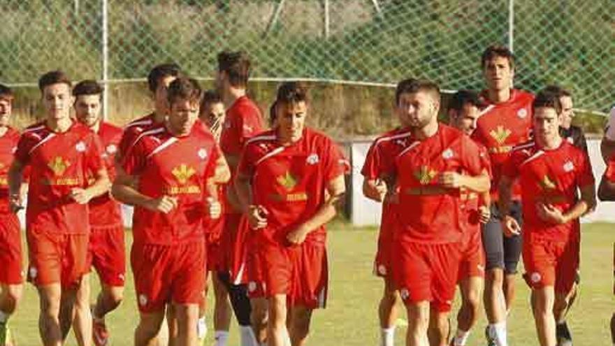 El equipo al completo se entrena en los anexos del Ruta de la Plata.