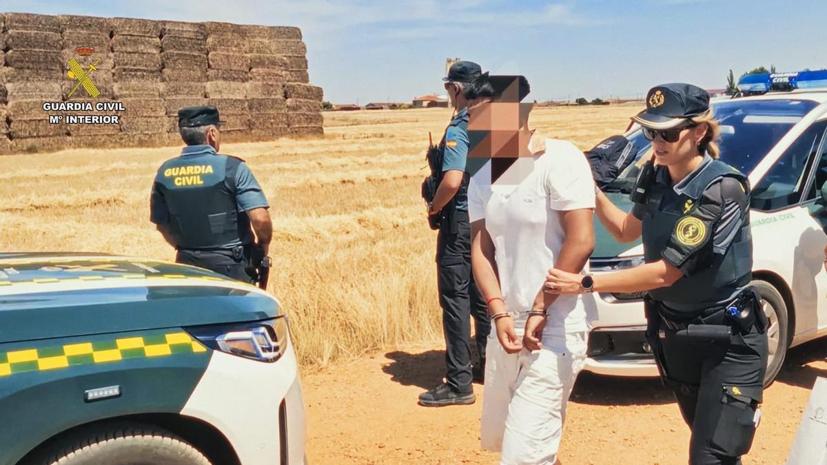 Detención de uno de los implicados por parte de la Guardia Civil
