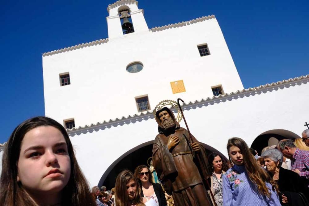 Buen día y mucha gente en Sant Josep