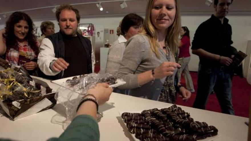 Algunos de los visitantes al salón de la pastelería el año pasado.