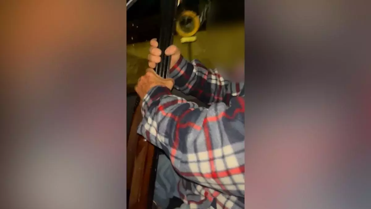 Detenido en Benalmádena tras intentar atacar con escopetas a los agentes de la grúa que se llevaron su coche