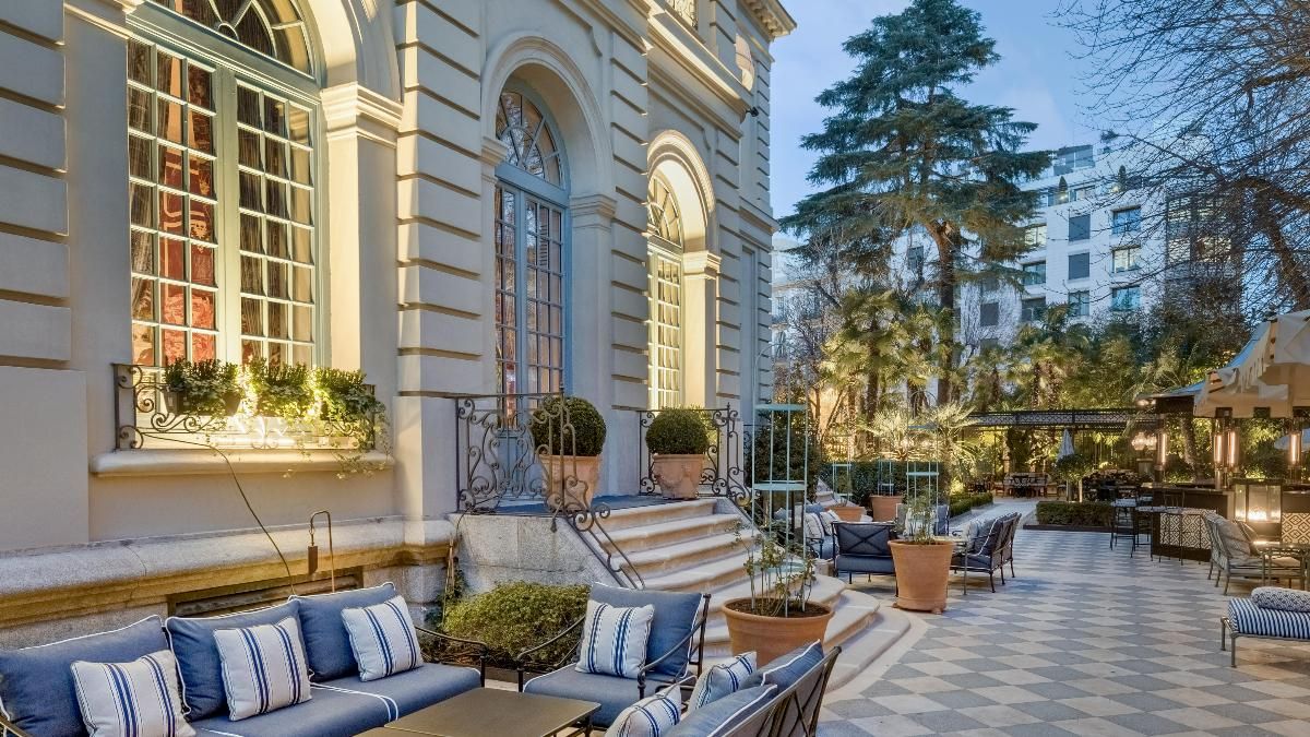 La Biblioteca de Santo Mauro convierte su jardín en el escenario perfecto para disfrutar de la alta gastronomía madrileña al aire libre este verano