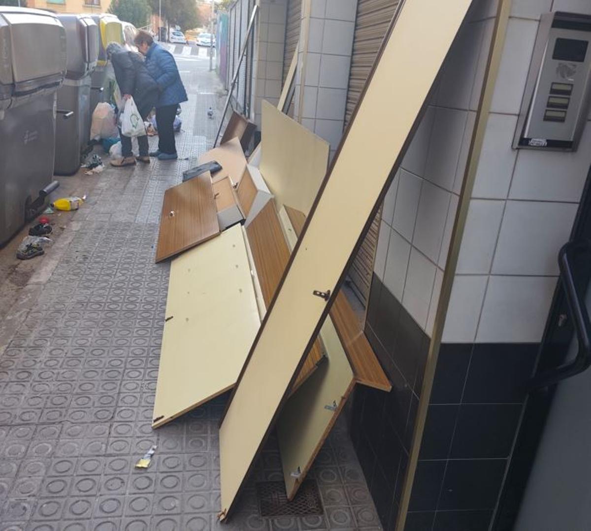 Escombraries i mobles