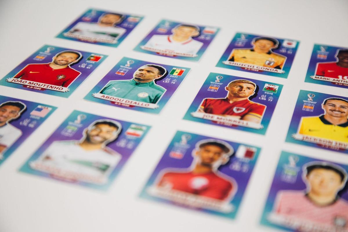 Varios cromos de diferentes jugadores.