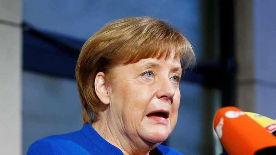 Merkel ve &quot;grandes obstáculos&quot; en la recta final del diálogo exploratorio con el SPD