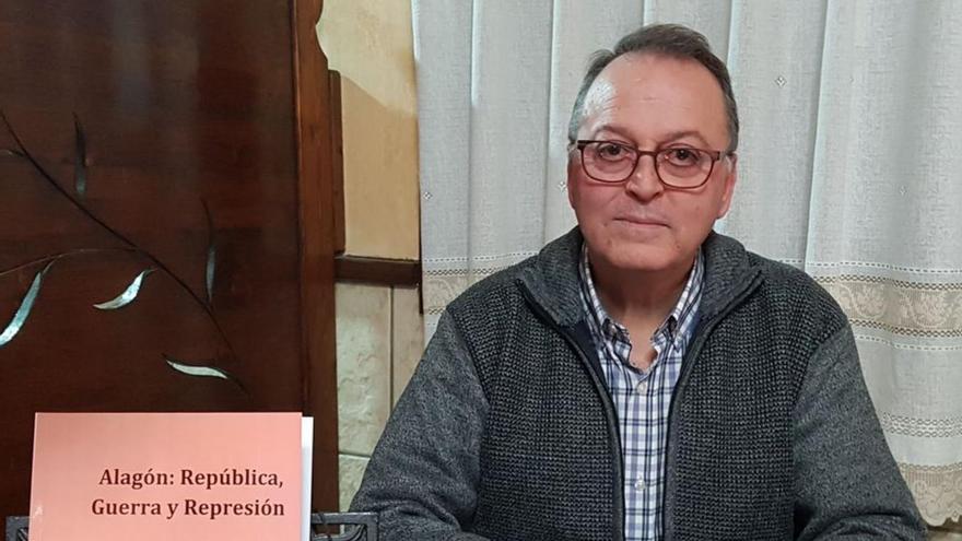 Javier González regresa al Alagón de la República en su segundo libro