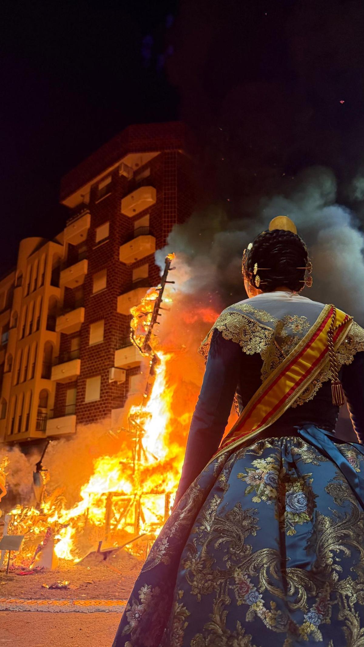 Las imágenes de la 'Nit de la Cremà' en la Vall d'Uixó