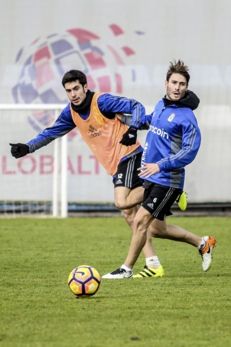 Tensión en el entrenamiento del Real Oviedo