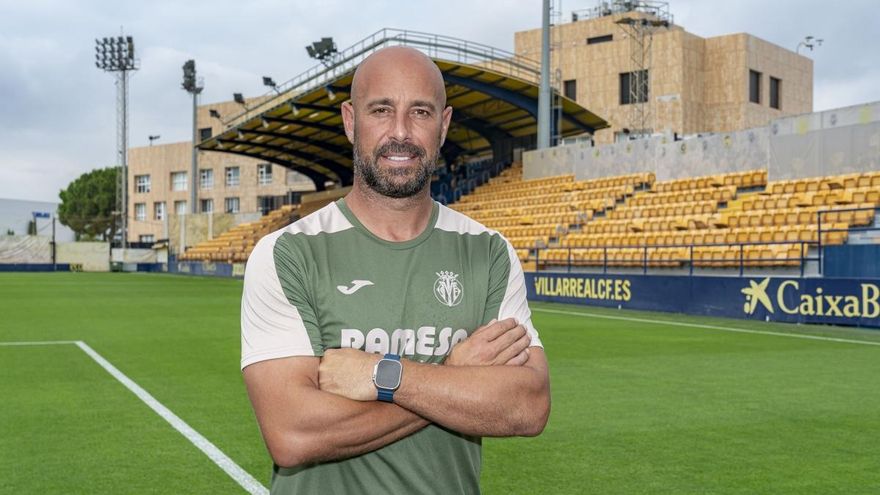 Pepe Reina: &quot;Me siento un privilegiado por comenzar como entrenador en el Villarreal&quot;