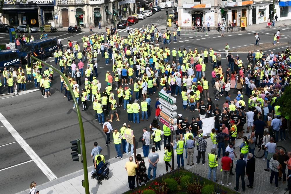 Un millar de trabajadores de Endesa se concentran en Coruña para pedir tiempo