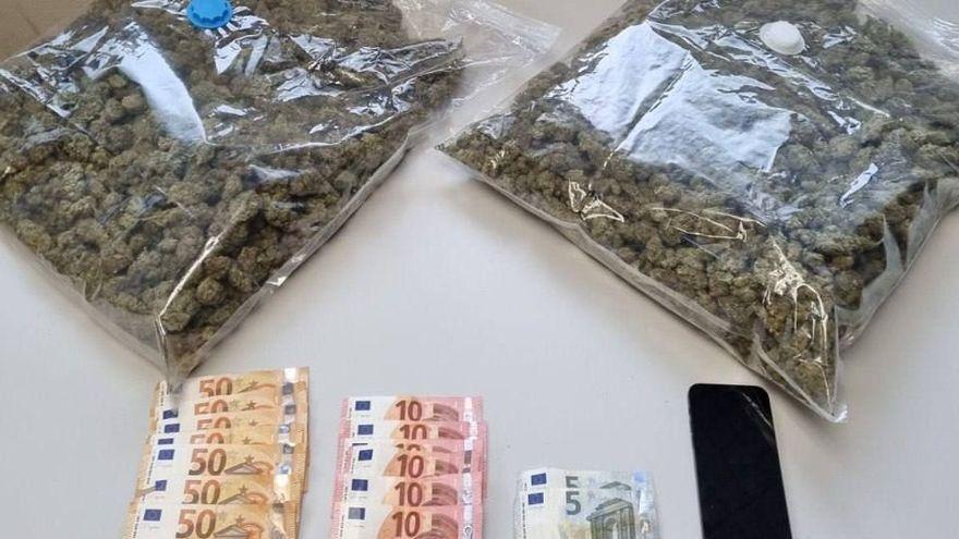 Detingut un conductor a Figueres per transportar 2,2 quilos de marihuana