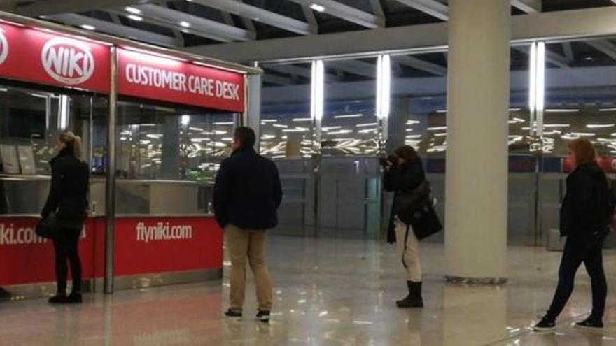 Geschlosser Niki-Schalter am Flughafen Mallorca.