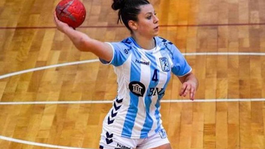 La joven Carolina Bono, tercer fichaje de nacionalidad argentina, para el nuevo Balonmano Elche.