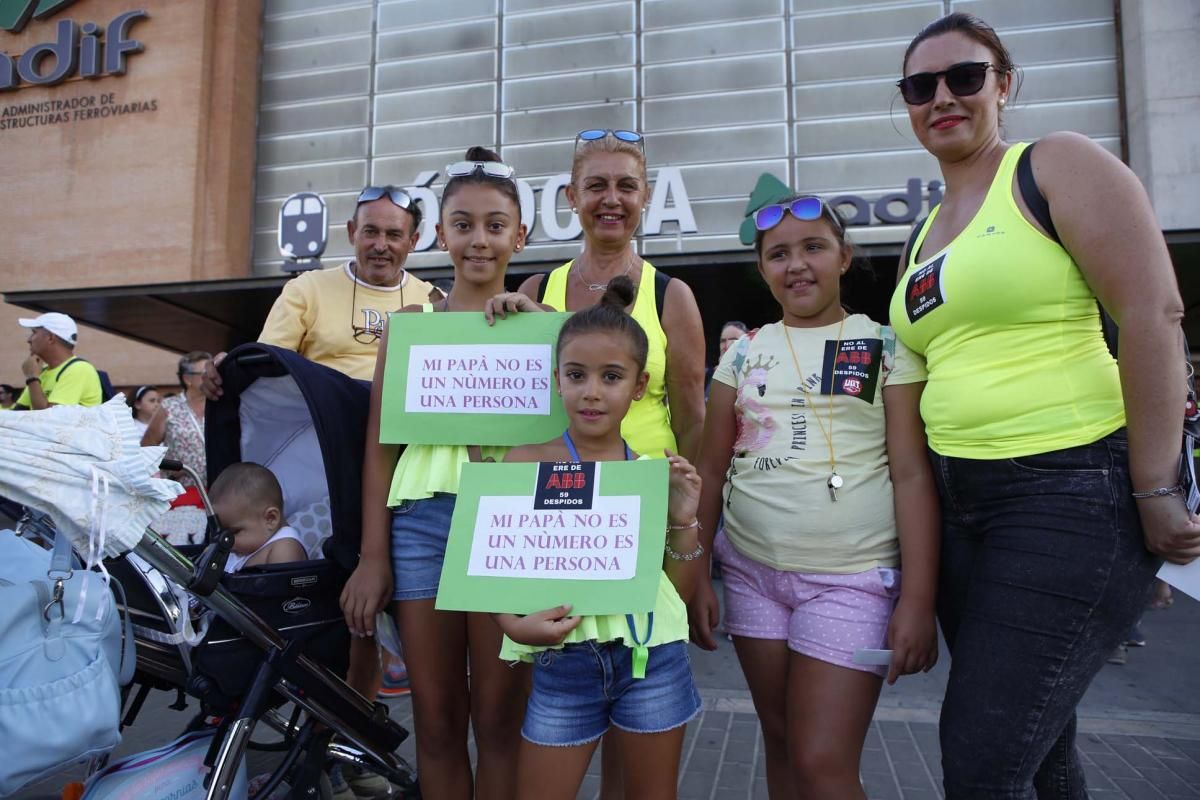 3.000 cordobesas se manifiestan contra el ERE de ABB