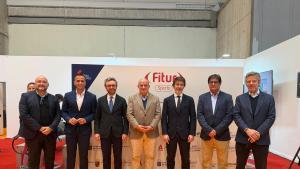 Foto de familia del acuerdo firmado entre Prensa Ibérica, la Federación Española de Deportes de Montaña y Escalada (FEDME) y la Real Federación Española de Patinaje (RFEP).