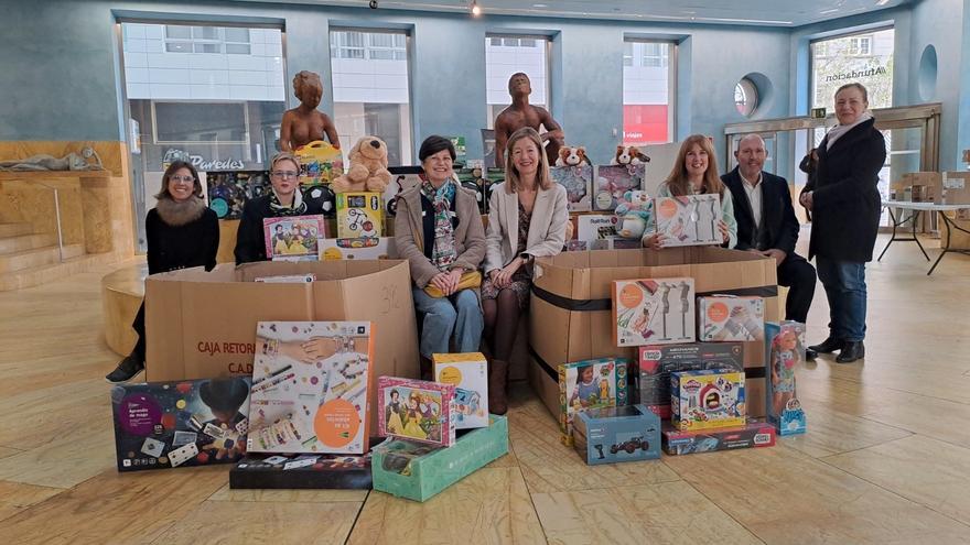Afundación entrega casi 2.000 juguetes a Cáritas, Cruz Roja y Fundación Madrina
