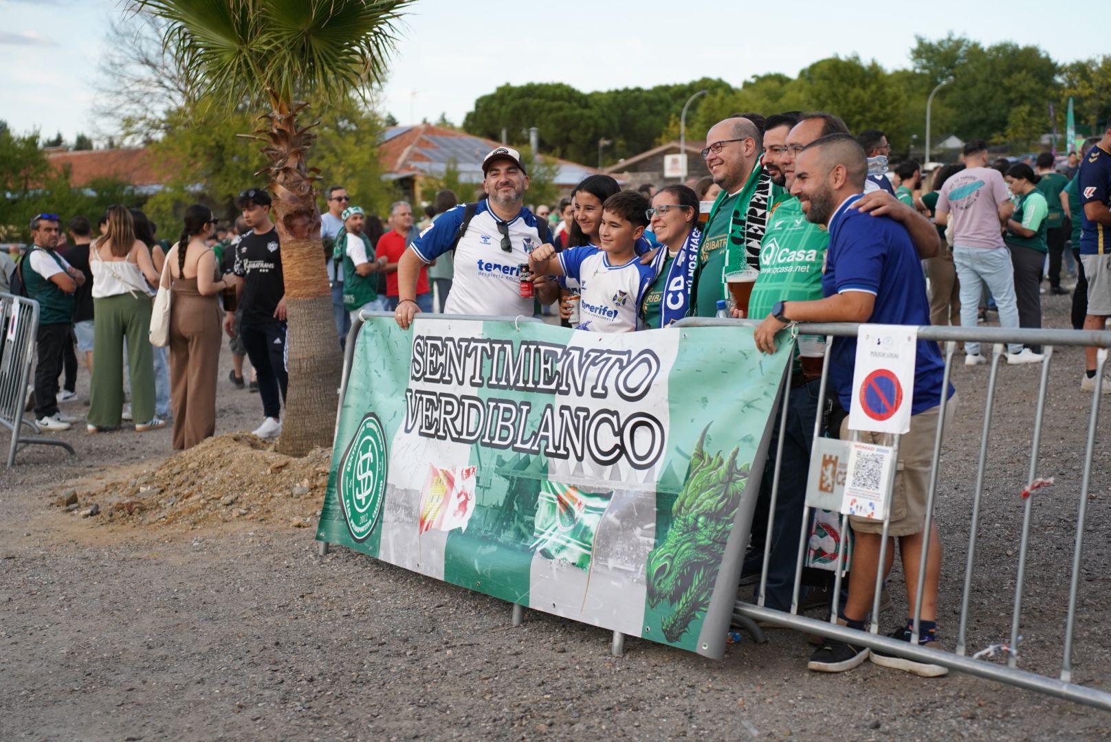 Ambiente en la previa del Cacereño-Tenerife