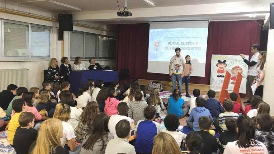 Uno de los talleres celebrados en el colegio público de O Couto. // Iñaki Osorio