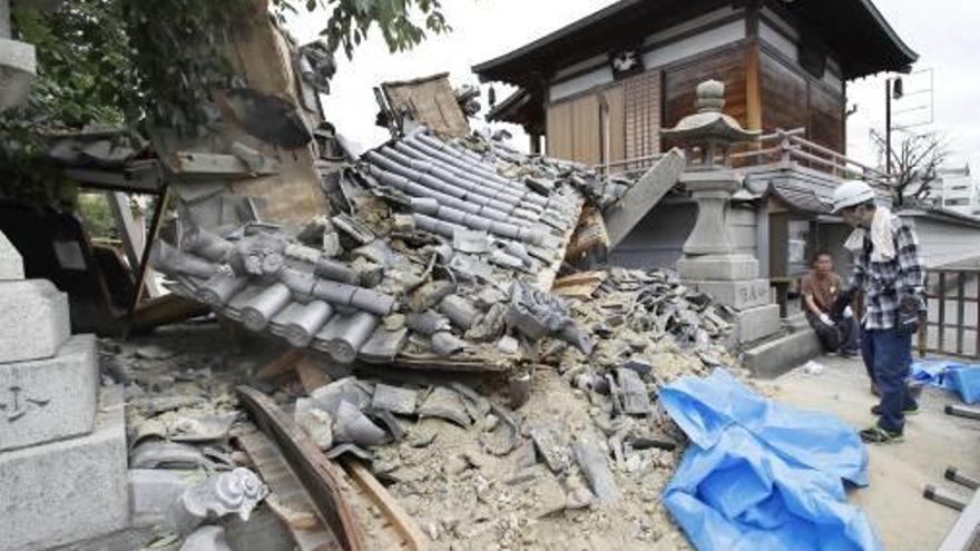 Imatge d&#039;un dels temples d&#039;Osaka esfondrats pel sisme