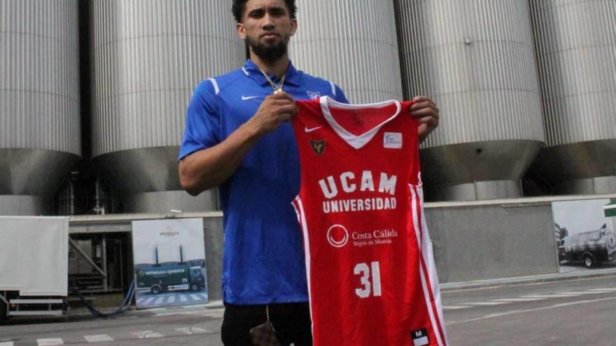 Askia Booker, ayer en su presentación en Estrella de Levante.